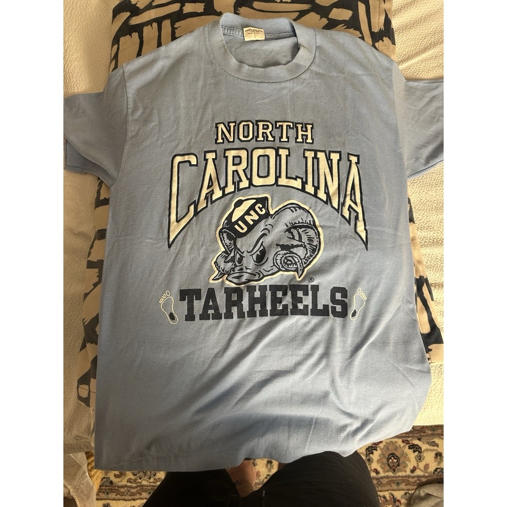 Vintage‎ North Carolina Tarheels  T Shirt Helton Made In USA 38m40